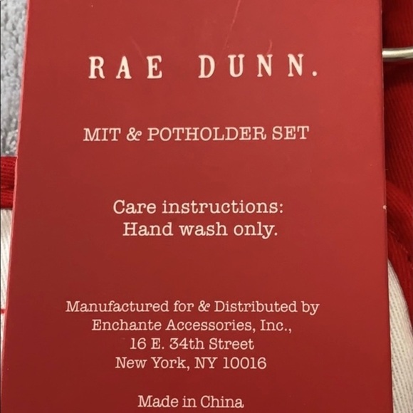 Rae Dunn Holiday 2 Piece Oven Mitt & Pot Holder Set … - Picture 3 of 3